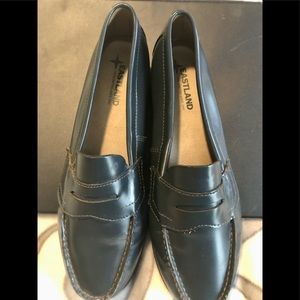 Women’s dress shoes by Eastland
